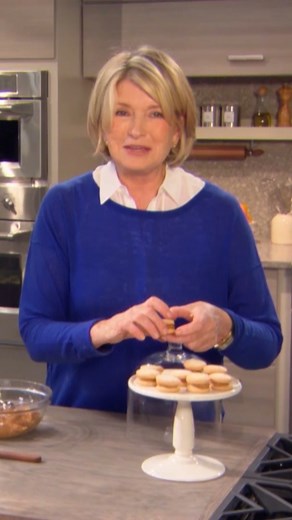 37K views · 543 reactions | Martha's take on the beloved South American sandwich cookie, alfajores, features melt-in-the-mouth shortbread rounds sandwiched with an easy homemade dulce de leche. Get the recipe: bit.ly/4dy3sMu | Martha Stewart | Facebook