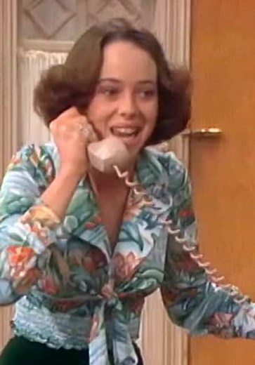 One Day at a Time S01:E01 - Ann's Decision