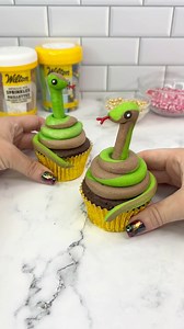 1.7M views · 2.9K reactions | Happy Lunar New Year  Celebrate the year of the snake with these cute cupcakes 療 | Wilton Cake Decorating | Facebook