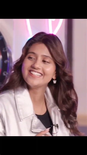 Anjali Arora’s shocking reveal to Elvish Yadav! 😂🔥