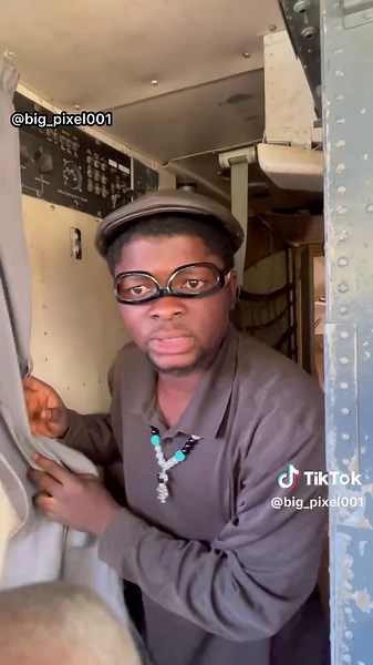 Between pilot and passengers😂😂 W/ @opera @adisa_mbk_skit @GAMBO @Sheyi perm✅ #fyp #aviation #plane #bigpixel #vira