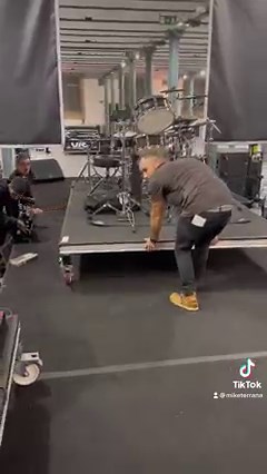 128K views · 2.4K reactions | ROLLING THE BEAST PORTO DRUM SHOWGEWA DrumsRemo Inc.Paiste CymbalsPDP - Pacific Drums & PercussionAvalanchsE ElectronicsVic FirthGEWA Digital Drums #drums #miketerrana #beyerdynamic #avalanch #drumlife #vicfirth #iwontstopthemusic #remopercussion #teampacificdrums #paistecymbalsbrazil #trickdrums #teamremo #paiste #dw #pdp #homeofdrums #gewadrums #gibraltarhardware #sky_gel #seelectronics #electronicdrums #gewag9 #portodrumshow | Mike Terrana | Facebook