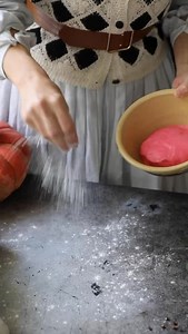 9.5M views · 420K reactions | This year for Thanksgiving, you can make this fresh Sourdough Bread with homemade butter and a tart Cranberry Jam is a lovely, creative way to include cranberry on your table, or even as a starting course. HAPPY THANKSGIVING WEEK EVERYONE❤️ What is your plan for this Thanksgiving? | Turkuaz Kitchen | Facebook