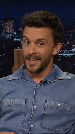 Jonathan Bailey plays the clarinet on the @Jurassic World score! #FallonTonight #JonathanBailey #JurassicWorldRebirth #JurassicWorld #JimmyFallon | AH.PAO