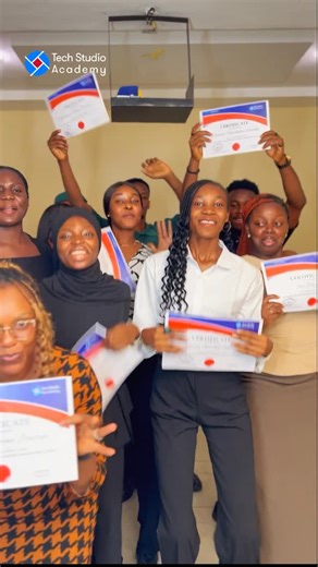 Tech School | Internship | Physical and Online Class on Instagram: "From spreadsheets to SQL, to storytelling with data. They did “THAT!” 🚀👩‍🎓💻 Say hello to the next generation of tech brilliance, the academy is beyond proud of your achievements.💡📊✨ #techstudioacademy #learntech #dataanalyst #techbootcamp #techies #scholarship #upskill #thefuture #manymanypeople #manymany #viralvídeos"