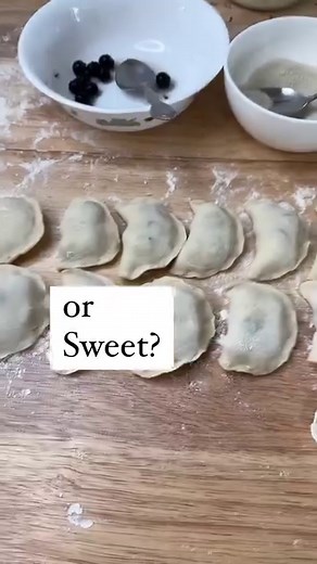 180K views · 1.4K reactions | Grow baby grow! Who else loves watching bread baking time lapses? So satisfying.. 2 Tips for better oven spring: 1️⃣ do not over ferment. 2️⃣ re-score 6 min into baking. #sourdoughbreadbaking #howtogetspringinyoursourdough #sourdoughforbeginners #sourdoughbaking | The Sourdough Lady | Facebook