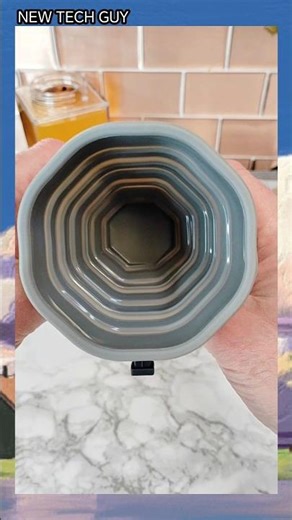 Collapsible drinks cup that folds down to a disc #kitchengadgets