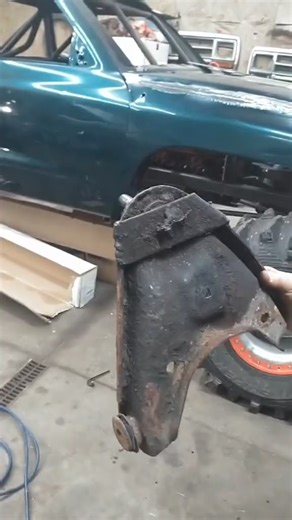 88K views · 2.8K reactions | Auto Tech Tips #rustbeltmechanic #carsoftiktok #mechanicsoftiktok #autotechmike #rustbelt #greenscreen #mechaniclife #wheels #mechanictools #mechanicsoftiktok #mechanics #greenscreen #reels #reels2024 #ford #chevy #dieseltrucks #dieselpower | AutoTech Tips | Facebook