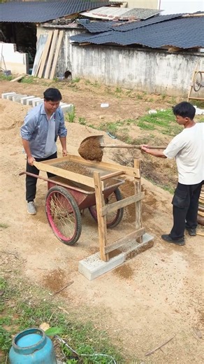Farmers' Self-Made Sand-Sieving Device #tips #diy #tricks #shorts