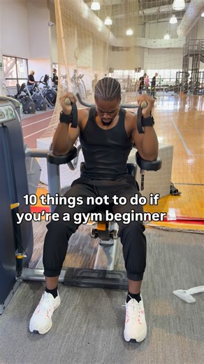 Ik 🇳🇬| Online Fitness Coach on Instagram: "Read caption⬇️ 1️⃣ Ego lift weight you can’t control 😤 2️⃣ Skip warm-ups like you’re invincible 🤕 3️⃣ Copy random workouts with zero plan 📱❌ 4️⃣ Train every day thinking more = better 🔥🚫 5️⃣ Ignore form just to hit bigger numbers 🪵 6️⃣ Be scared to ask for help or advice 🙈 7️⃣ Compare your Day 1 to someone’s Year 5 📆➡️📅 8️⃣ Overdo cardio and avoid weights 🏃‍♂️⚖️ 9️⃣ Expect results in a week and quit 😐⏳ 🔟 Not eat enough protein or real food