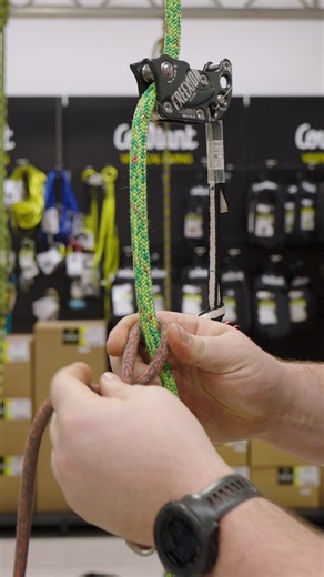 Sorbus International | 2 Ways, 1 Freexion ✌️ The @ftctree Freexion is an easy way to use a friction hitch in an SRT setup! The beauty of the Freexion is that it... | Instagram