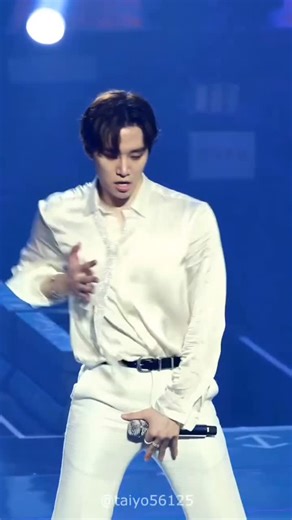 LeeJunho, 이준호 / amyseohyeon0125(Fan account) on Instagram: "... ⏰am잊시(1:25a.m) 🎵FEEL~~~🕺 🎙️2024 LEEJUNHO Concert . . . 🎬credit logo #이준호 #LEEJUNHO #캐셔로 #강상웅 #다시만나는날 @le2jh @o3cltv @post_leejunho"