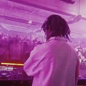 Tickets now on sale! Start 2026 on a good note with the full palette of Salute – swinging garage rhythms, lush chord work, low-end warmth and more. Don’t miss out, secure your tickets now! 🌹 Jan 23 – MDLR Singapore | Collective Minds