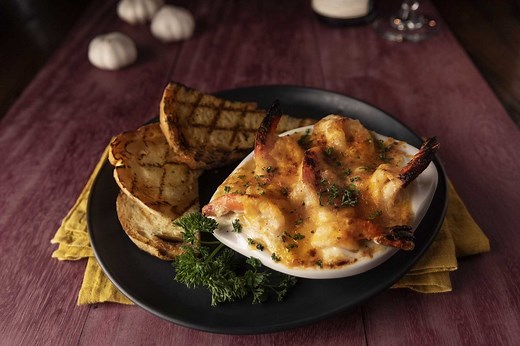 Peli Peli restaurants in Houston and the Woodlands to close