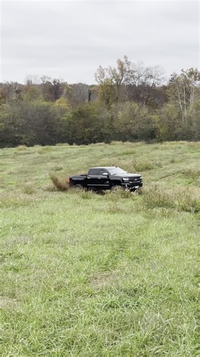 J a vette w a bed#squattedtrucks🤢 #bubbatruck🌾 #trucktok #37s #grapps@Matthew 🌾