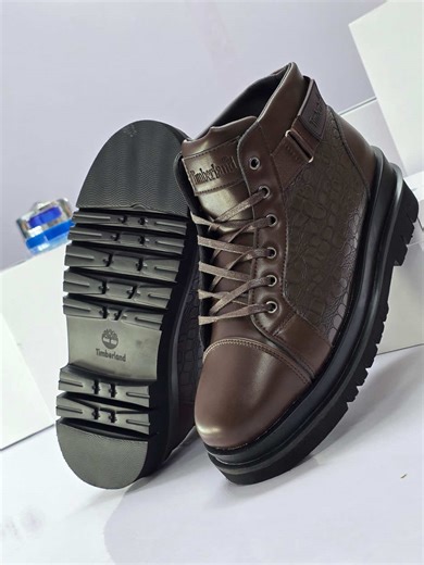 I’m one of the most grit shoe vendors in Lagos Nigeria, trust me. Whatever you’re seeing on my page is exactly what you’ll get and I’m also your best vendor and plug for reselling shoes 💯💯 I’m available both on the mainland and island and trust me, delivery is just 4k to wherever you are within Lagos. Our logistics system is designed to not tear your pocket Send me a dm today if you’re buying for yourself or buying to resell 08107167701 #sneakers #shoevendorinlagos #shoes #shoevendor #lagossho