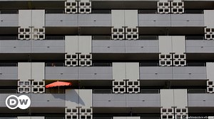 Low-carbon concrete with AI