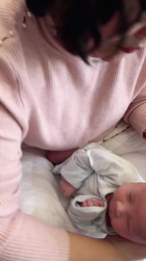 564K views · 1.8K reactions | If you are hungry and can’t wait #babiesrus #babiesblink #babieswithstyle #babiesdontkeep #babiesofinstagram #babies #babiesofig #babiesindia #babiesglobe | Levin Howe | Facebook