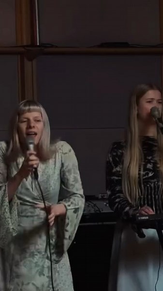 Amroth on Instagram: "The interview and live session Aurora did on Norwegian radio show Selskapssjuk on June 11, 2024 is now up on YouTube with English subtitles. Check the Auroravideos channel. (The session was probably recorded on June 10 and broadcast the day after.) 📷: @selskapssjuk (audio added from the broadcast by Einyen on the Warriors & Weirdos forum) #aurora #auroramusic #auroraaksnes #warriorsandweirdos #aurorainterview #sometypeofskin #whathappenedtotheheart #live #livemusic #livepe