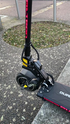 Découverte de la Dualtron Mini : Est-elle Vraiment la Pire Trottinette Électrique ?