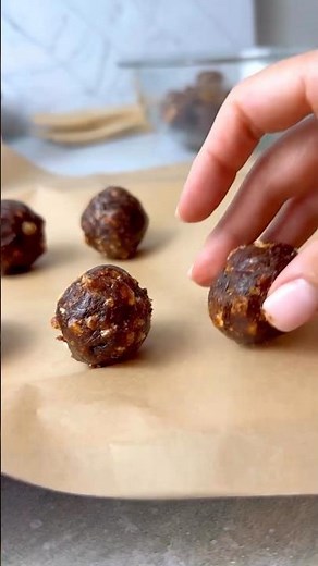 healthy Date Chocolate Balls You Can’t Stop Eating! 🍫✨ #recipe #snacks #chocolate
