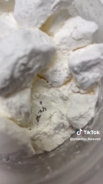 Here’s another cornstarch eating video. 🤍Probably will posting these videos until I move back home for the summer. But yall I REALLY want to start a powder bucket and start doing powder plays when I go home. Should I?? Lmkkkkk🫣#powder #cornstarch #cornstarchasmr #cornstarchpowder #cornstarchsqueaks #squeaky #fyp #fypシ #fypシ゚viral