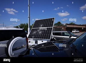 BLOOMINGTON, INDIANA - SEPTEMBER 02:  The solar panel powering a “lot cop” parked in the parking lot at the Seminary Square Kroger supermarket, is damaged by apparent vandalism, on September 02, 2021 in Bloomington, Indiana. The device, manufactured by Live View, and surveils the parking lot using video, and other methods of electronic information gathering. (Photo by Jeremy Hogan/The Bloomingtonian Stock Photo - Alamy
