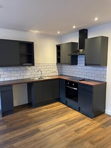 Two Double Bed Apartment, Cheltenham High Street.