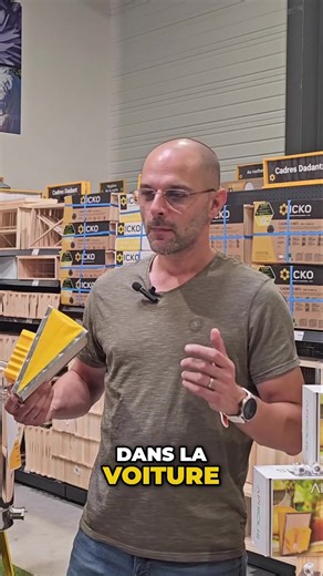 🐝 Apiculteurs, on vous comprend : allumer l’enfumoir, éviter de cramer la voiture, rentrer à la maison en sentant le feu de bois... 😅 🎥 Damien, inventeur de l’Apisolis, a trouvé une solution simple, propre et sécurisée : l’enfumoir électronique sans fumée ! Dans cette vidéo, il nous raconte pourquoi il l’a inventé et tous les avantages pour les amateurs comme les pros. 🎬 Regardez la vidéo complète ici : https://bit.ly/44CZFuG Apisolis Apisolis France #Apisolis #ICKOApiculture #apiculture #ab