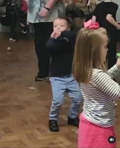 Who taught him this move though? 🤦🏽‍♂️😂 | Mitchy Slick