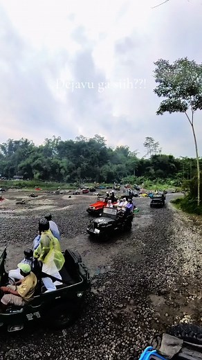 Udah pernah belum???#lavatourmerapi #rekomendasijeepmerapi #lavatourmerapijogja #jeepwisatamerapi #jeepmerapilavatour #jogja #merapilavatour