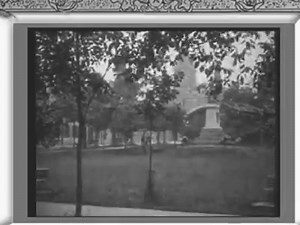 Québec en 1918 Depuis quelques jours, une vidéo circule sur Internet. On y découvre Québec à la fin de la Première Grande Guerre. La qualité n'est pas super, mais c'est à voir quand même. Plusieurs édifices ne sont pas encore construits, d'autres n'existent plus aujourd'hui. Une scène nous présente la rue Saint-Joseph sur laquelle on aperçoit un tramway, un automobile et une voiture hippomobile circulant tous à la fois. Exceptionnel. Bon voyage. | Société historique de Québec