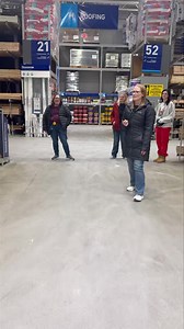 🐾 Amazing Group Class at Lowe’s Last Night! 🐾 Huge shout-out to the incredible owners who showed up and put in the work. The progress these dogs are making truly speaks for itself. Not many people can drop the leash in a public place, walk away, and have their dog calmly hold position — but these teams did just that. I’m beyond proud of how far these dogs have come and even more proud of the dedication their owners have shown. The relationship between handler and dog continues to grow stronger