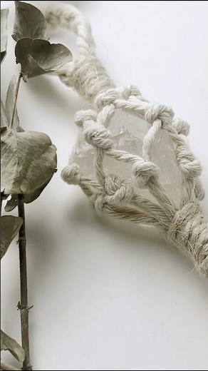 Cómo hacer un llavero de cuarzo en macramé fácil | macrame crystal holder tutorial easy