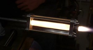 Hybrid Rocket Engine Uses Acrylic As Fuel