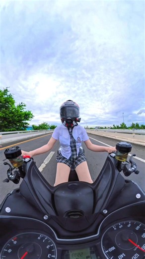 ฟอร์ซ่า คันข้างๆมันขาวจริงๆ 🫣🤭#ผ#ผู้หญิงขับxmax300💕🛵💨x#xmaxx#xmaxผ#ผู้หญิงขี่ฟอซ่า350f#fypシ゚