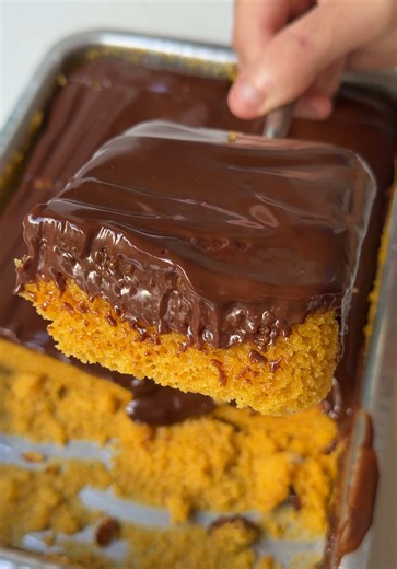 Bolo de Cenoura com Ganache de Chocolate — Receita Fácil