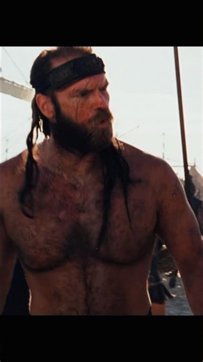 Beneath Troy’s wall, two armies collide #movie#troy
