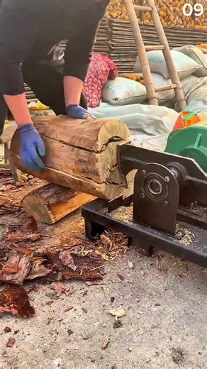 The process of splitting a log with a machine