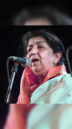 🎶Dil To Pagal Hai 💞...🎥Dil To Pagal hai (1997)🎤Lata Mangeshkar and Udit Narayan superhit song