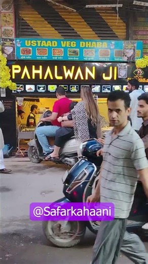 Pahalwan Ji #Zakir Nagar #food #dillistreetfood #delhi #travelvlog #halwaparatha #heritageindia