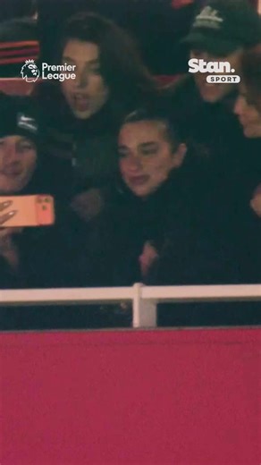 Dua Lipa is lapping up the Emirates atmosphere ✨🤳 ↳ Premier League. Live & On Demand with 4K on Football’s New Home, Stan Sport. Stream now. #StanSportAU #PremierLeague #DuaLipa