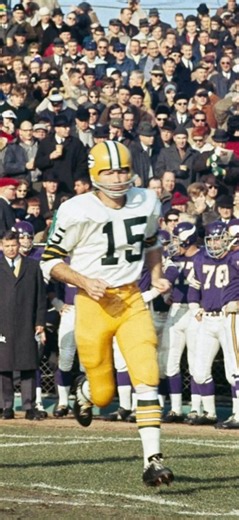 Green Bay Packers head west to get revenge on the Minnesota Vikings during week 12 of the 1966 NFL season. Packers came focused and dominated in a 28-16 win. Bart Starr threw for 2 touchdowns and Elijah Pitts and Jim Grabowski each scored a rushing touchdown. Packers defense recorded 4 sacks and an interception of Fran Tarkenton #packers #vikings #packersvsvikings #packerswin #gopackgo | Tylights10