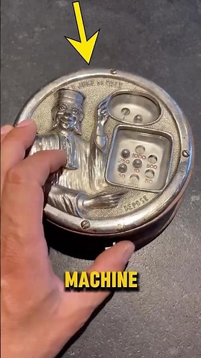 The Oldest Slot Machine In The World? (ig/machinesdezinc)