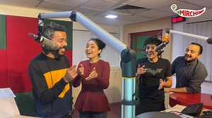 16M views · 844K reactions | Kya aapko Gaane Pasanad Hain, Agar haan toh Murga Banne k liye 1 Dabayein.... Catch #RJPankit making murga with a couple of teammates... #murga #MirchiMurga #mirchimurga #MirchiMurga #MurgaOfTheDay | Mirchi Plus | Facebook