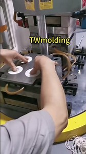 Circle material add TPE by vertical injection molding machine