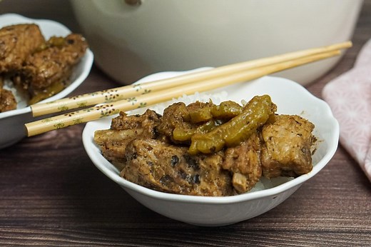 Chinese Braised Pork Ribs with Bitter Gourd 苦瓜焖排骨 - Beautiful Voyager