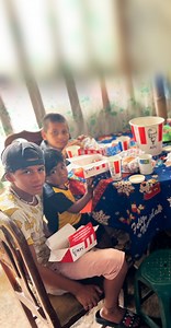 Cumplimos su sueño de comer KFC❤ ¡Feliz día del niño! | Ligia Naula