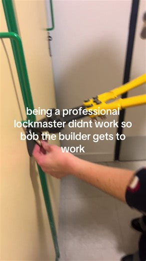 Using Heavy Bolt Cutters: A DIY Challenge