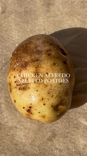 Chicken Alfredo Stuffed Potatoes by The Daily Kale✨ | The Daily Kale